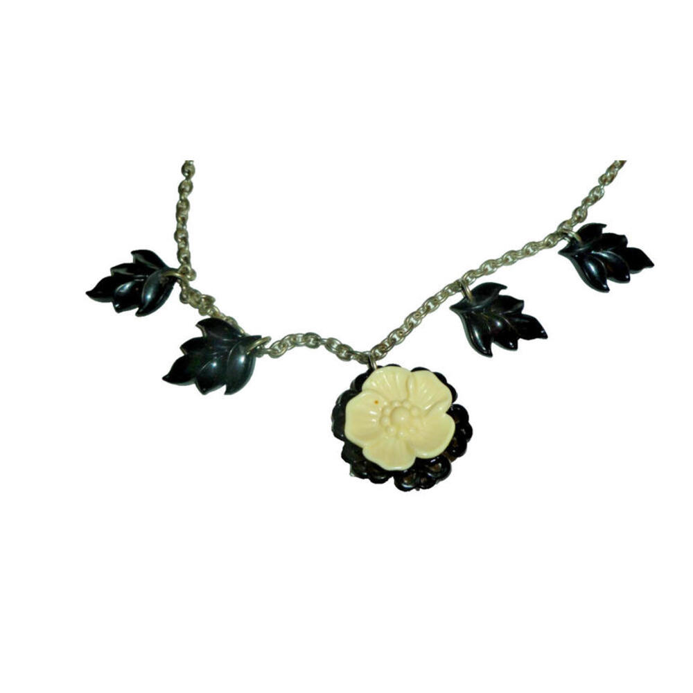 Vintage Lucky Looloo‎ Retro Style Chain 15" Necklace Carved Flower leaf